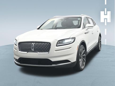 Used 2022 Lincoln Nautilus Reserve w/ Equipment Group 201A AWD/4WD image 2