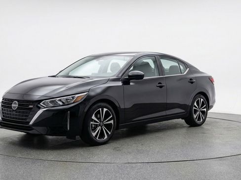 Used 2025 Nissan Sentra SV image 3