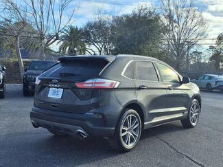 Used 2021 Ford Edge Titanium video 2