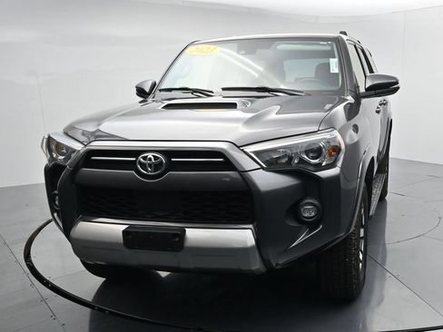 Used 2023 Toyota 4Runner TRD Off-Road Premium w/ Moonroof Package AWD/4WD image 3