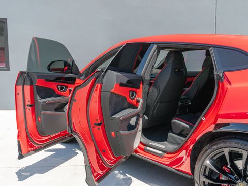 Used 2024 Lamborghini Urus S AWD/4WD image 76