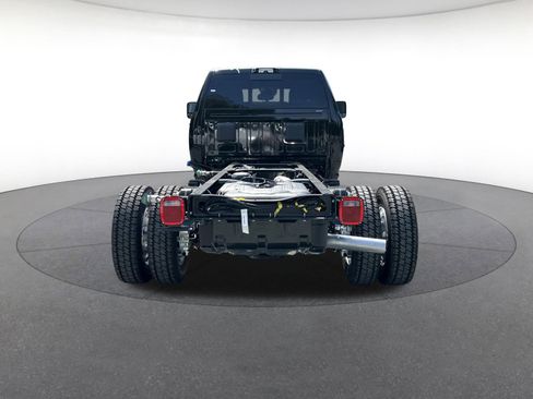 New 2026 RAM 5500 4x4 Crew Cab image 4