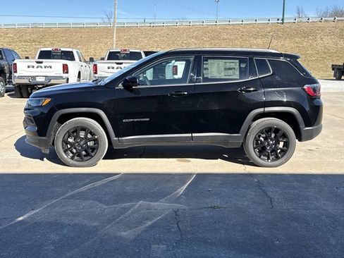 New 2026 Jeep Compass Latitude image 10