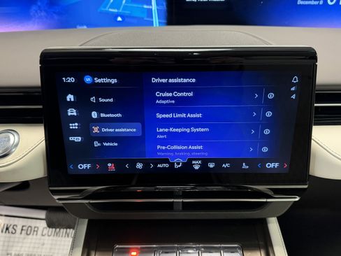 Used 2024 Lincoln Nautilus Black Label image 15