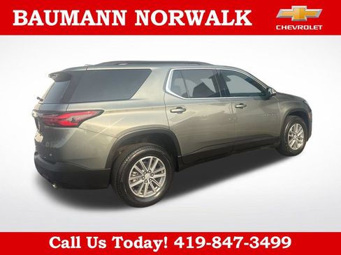 Used 2023 Chevrolet Traverse LT FWD image 5