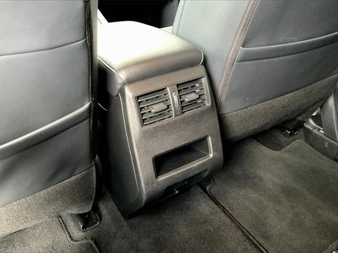 Used 2024 Mitsubishi Outlander SE Black Edition image 34