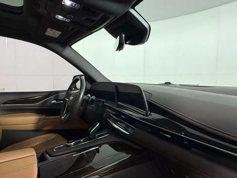 Certified 2022 Cadillac Escalade Premium Luxury image 33