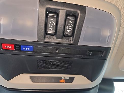 Certified 2025 Subaru Crosstrek 2.5i Limited w/ Crosstrek Mirror Package image 22