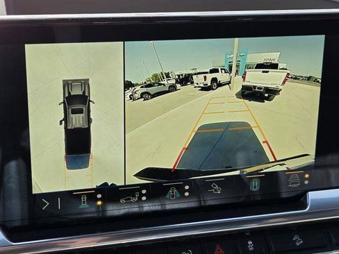 Used 2025 Chevrolet Silverado 2500 High Country w/ Technology Package image 21