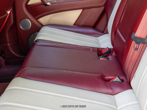 Used 2019 Bentley Bentayga image 32