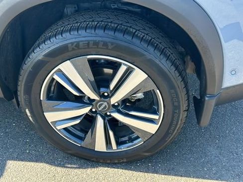 Used 2023 Nissan Rogue SL w/ SL Premium Package image 6