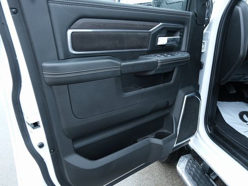 Used 2025 RAM 2500 Laramie image 15