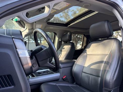 Used 2024 Ford F250 Lariat w/ Lariat Ultimate Package AWD/4WD image 6