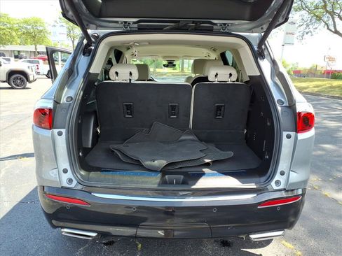 Used 2024 Buick Enclave Premium AWD/4WD image 30