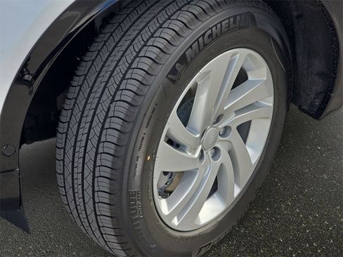 New 2026 Land Rover Discovery Sport Landmark image 33