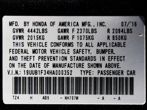 Used 2017 Acura TLX image 29