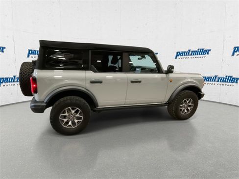 Used 2023 Ford Bronco Badlands image 12