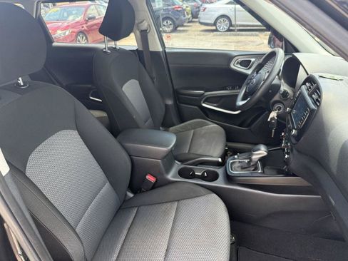 Used 2021 Kia Soul LX FWD image 14