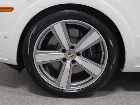 New 2025 Porsche Cayenne GTS image 47