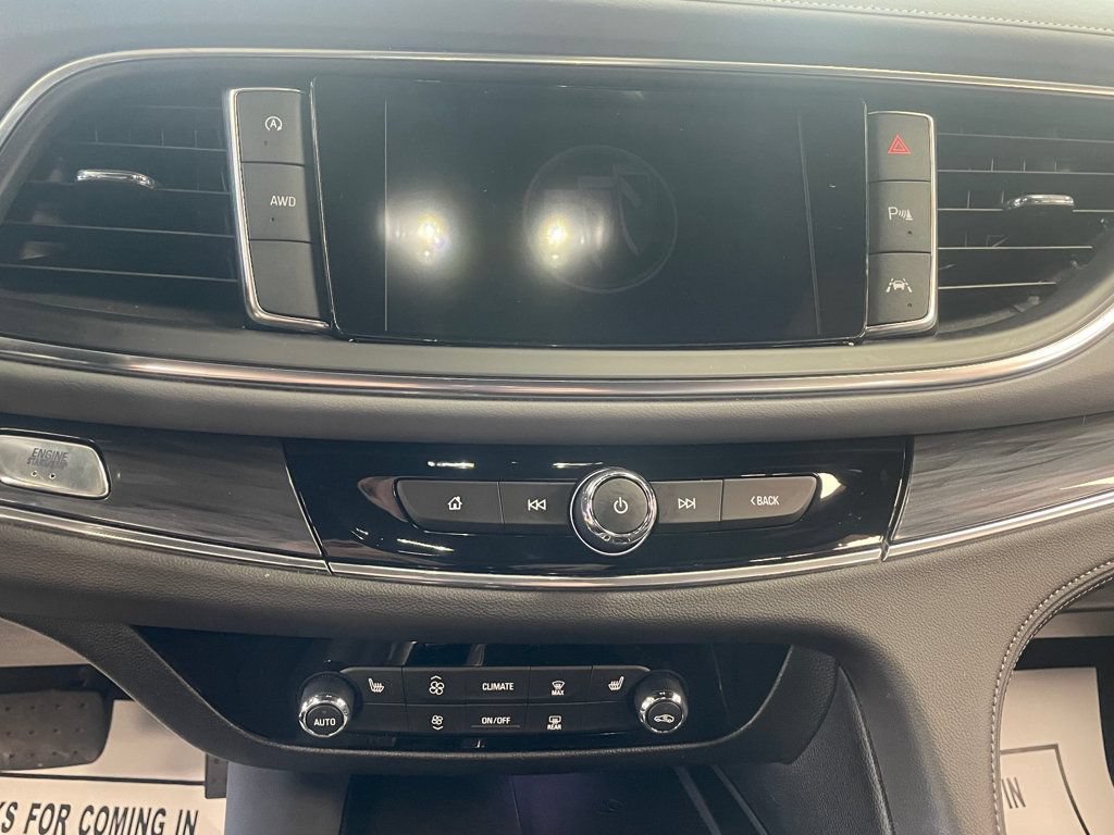 Used 2023 Buick Enclave Essence AWD/4WD image 34