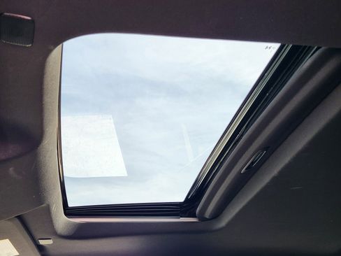 Used 2025 GMC Sierra 1500 AT4 w/ AT4 Premium Package image 6