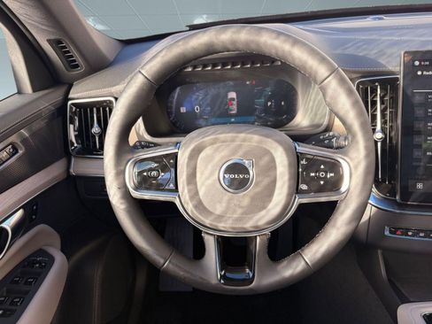 New 2026 Volvo XC90 B6 Plus w/ Protection Package Premier image 18