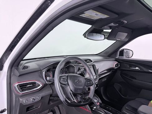 Used 2023 Chevrolet TrailBlazer RS w/ Sun and Liftgate Package image 25