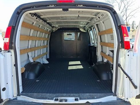 Used 2024 GMC Savana 2500 w/ Driver Convenience Package image 28