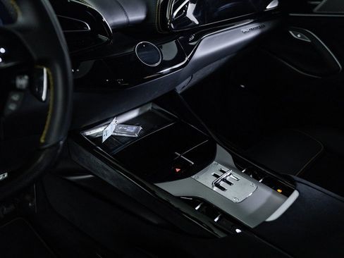 Certified 2025 Ferrari Purosangue image 27