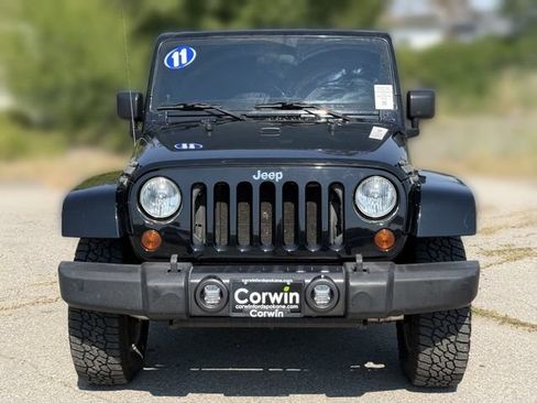 Used 2011 Jeep Wrangler Unlimited Sahara AWD/4WD image 6