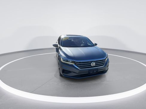 Used 2021 Volkswagen Passat 2.0T SE image 3