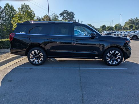 Certified 2025 Ford Expedition Max Platinum w/ Driver's Package AWD/4WD image 3