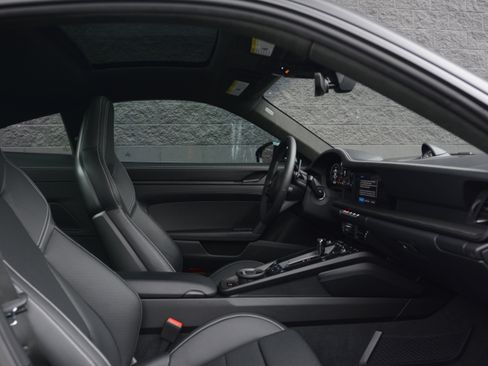 Used 2025 Porsche 911 Carrera GTS image 35