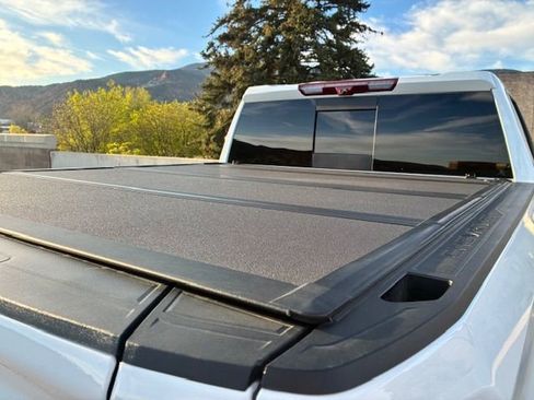 Used 2022 Chevrolet Silverado 1500 ZR2 w/ Technology Package image 8