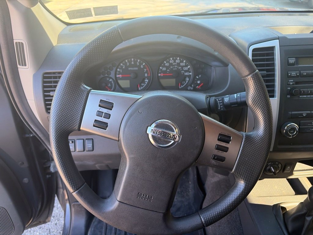 Used 2012 Nissan Frontier SV w/ SV Premium Utility Pkg AWD/4WD image 12