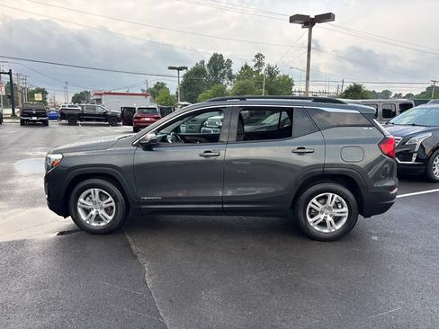 Used 2020 GMC Terrain SLE w/ Driver Convenience Package FWD image 3