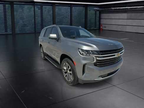 Used 2022 Chevrolet Tahoe LT w/ Luxury Package RWD image 2