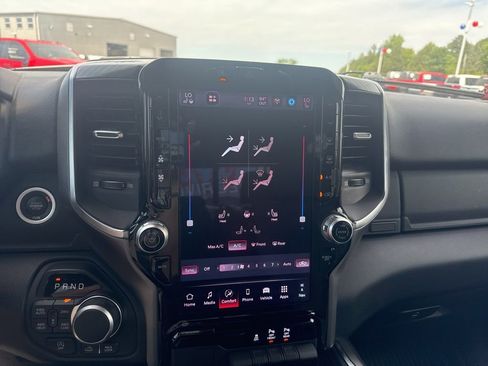 Used 2025 RAM 1500 Big Horn AWD/4WD image 23