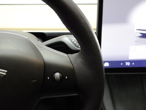 Used 2023 Tesla Model Y Long Range image 32