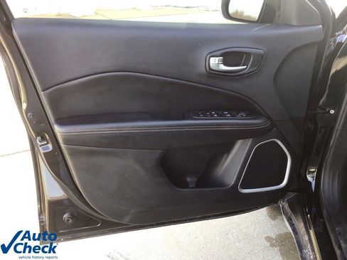 Used 2018 Jeep Compass Latitude w/ Cold Weather Group image 25