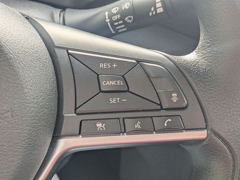 Used 2024 Nissan Sentra SV FWD image 18