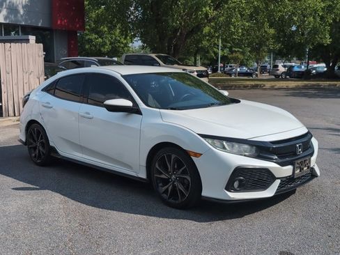 Used 2017 Honda Civic Sport image 3
