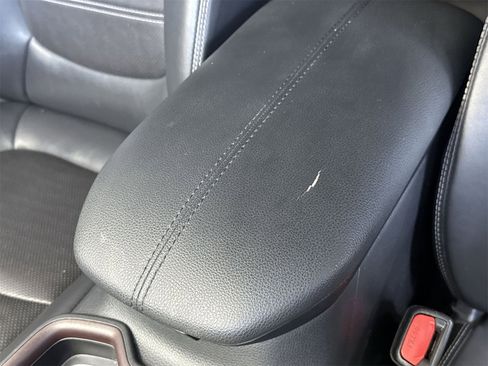 Used 2019 Toyota RAV4 Limited image 37