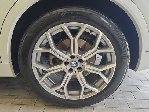 Used 2023 BMW X7 xDrive40i w/ Executive Package AWD/4WD image 38