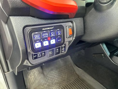 Used 2020 Toyota Tacoma TRD Sport AWD/4WD image 20