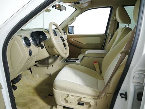 Used 2010 Ford Explorer XLT AWD/4WD image 20