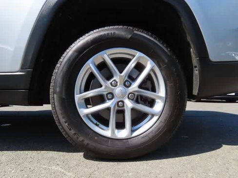 Used 2022 Jeep Grand Cherokee L Laredo w/ Luxury Tech Group I AWD/4WD image 10