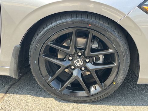 Used 2023 Honda Civic Sport image 25