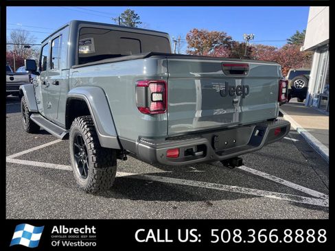 New 2025 Jeep Gladiator Sport image 3
