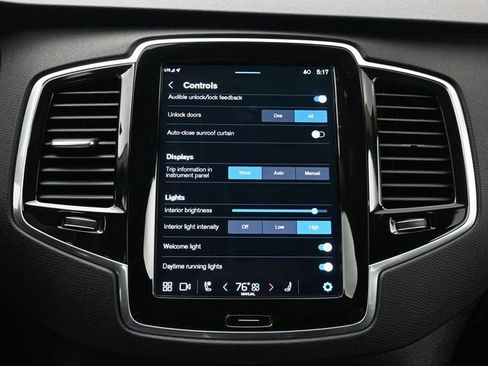 Used 2024 Volvo XC90 B5 Plus w/ Protection Package Premier image 18